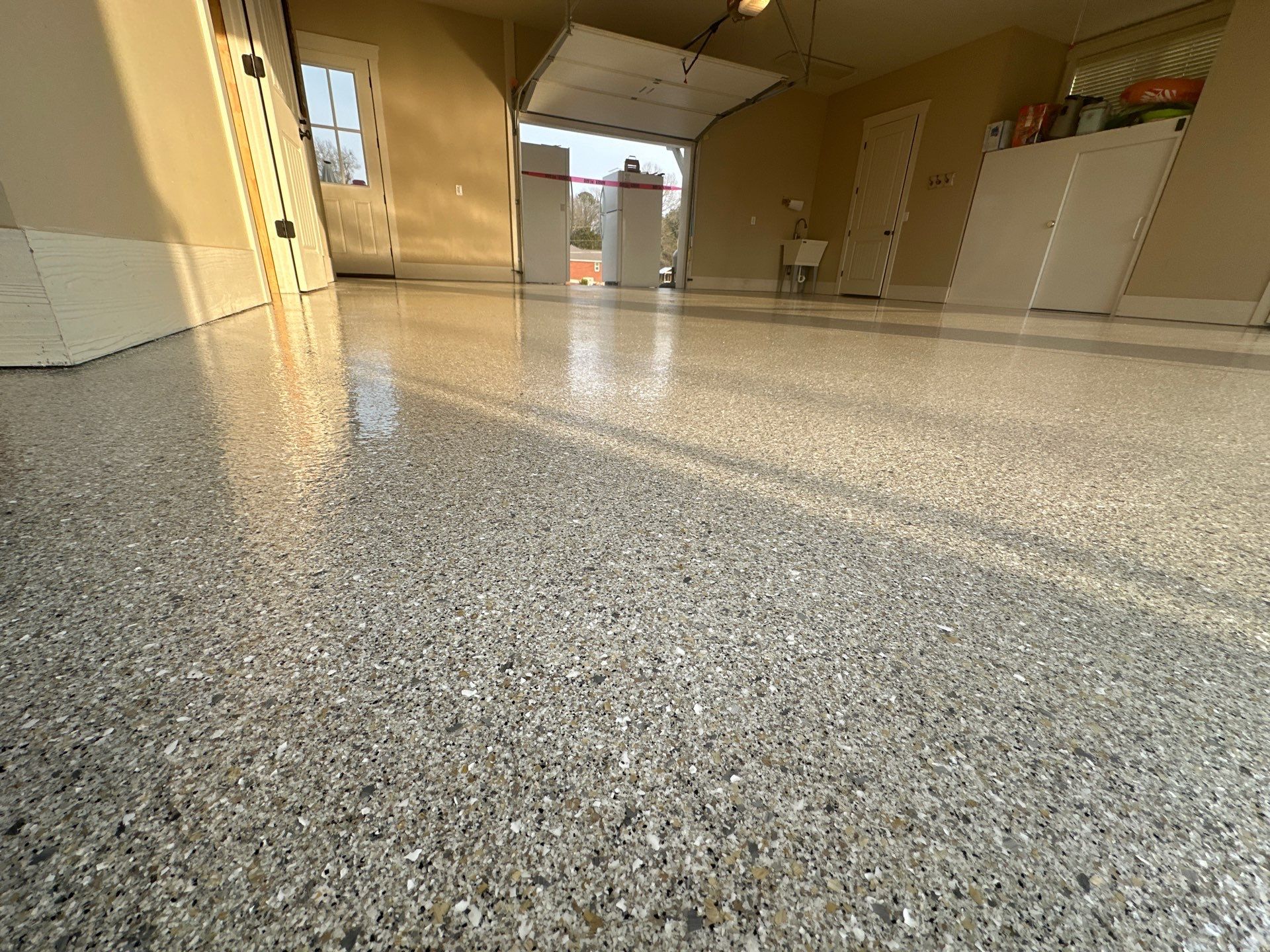 Garage Floor Epoxy or Polyurea Coatings: How to Keep Your Floors Looking Like New!